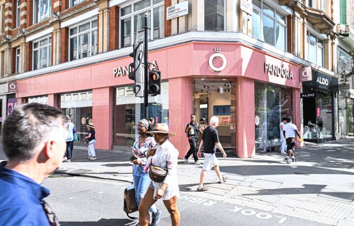 Pandora, Oxford Street